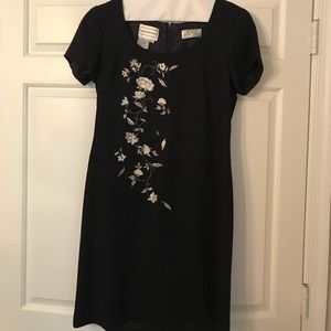 Gorgeous Karin Stevens cocktail dress